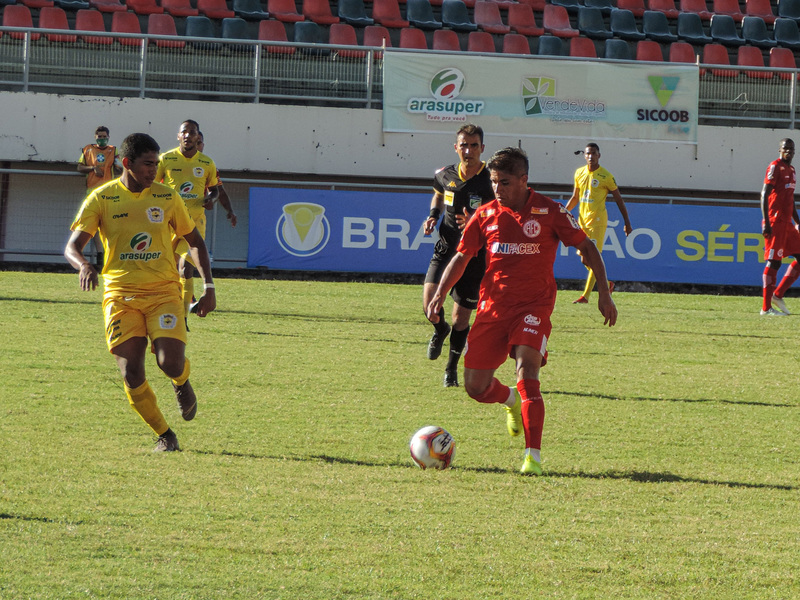 Com um jogador a menos, Alvirrubro arranca empate no Acre e decide vaga em  Natal